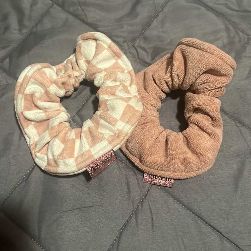 Kitsch hair scrunchies